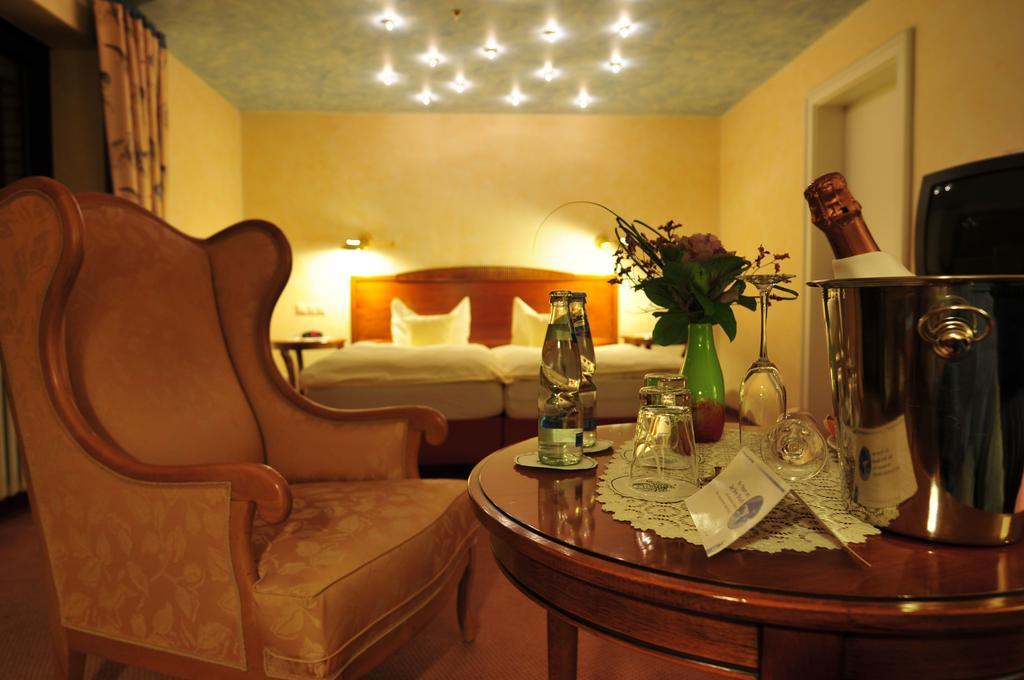 Hotel Tannenhof Bad Wünnenberg Стая снимка