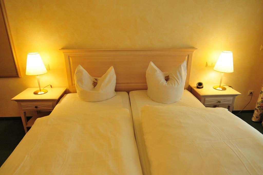 Hotel Tannenhof Bad Wünnenberg Екстериор снимка